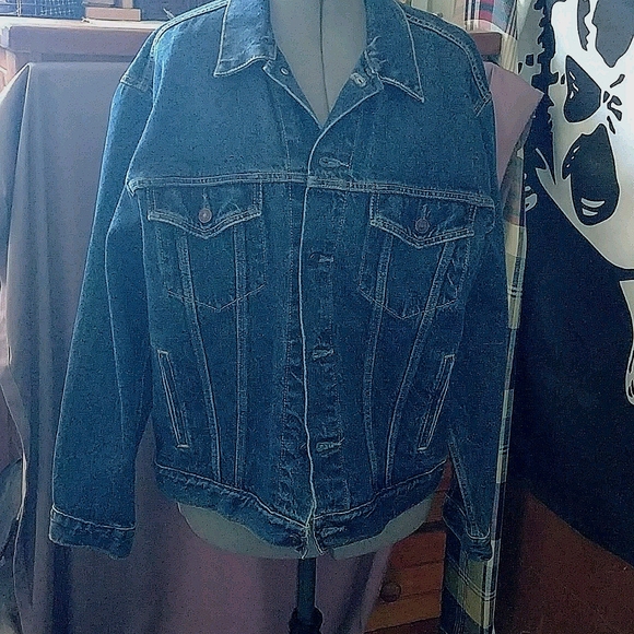 Levi Strauss Trucker Jacket - Picture 3 of 4